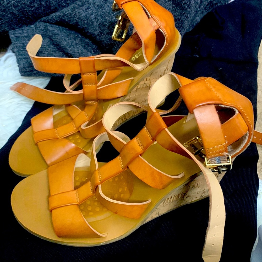 Express Wedges